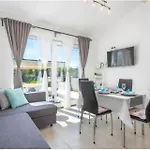 Apartment M&l *